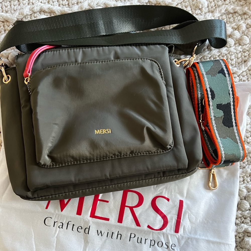 MERSI Erin Nylon Crossbody - new/unused - comes with two guitar straps